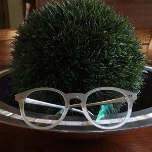 Two-tone pearl and tan glasses